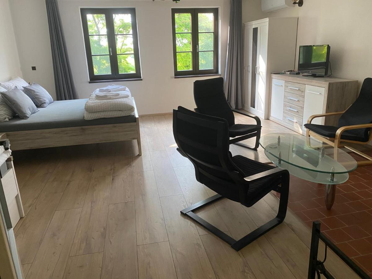 Apartman Pod Mandloni Starovice エクステリア 写真
