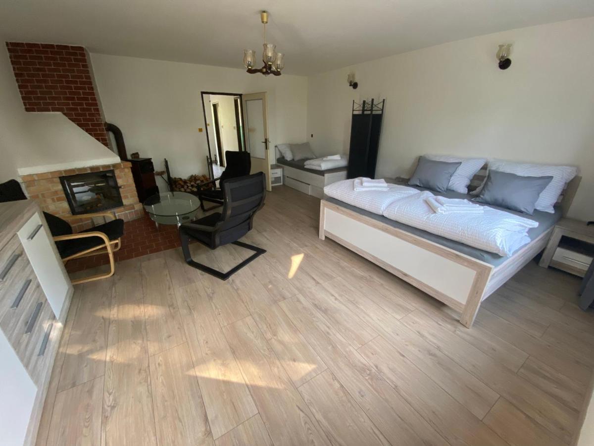 Apartman Pod Mandloni Starovice エクステリア 写真